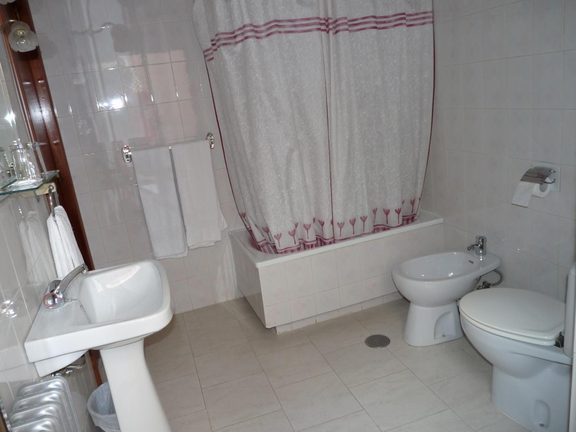 Hostal Fernandez มาดริด ภายนอก รูปภาพ