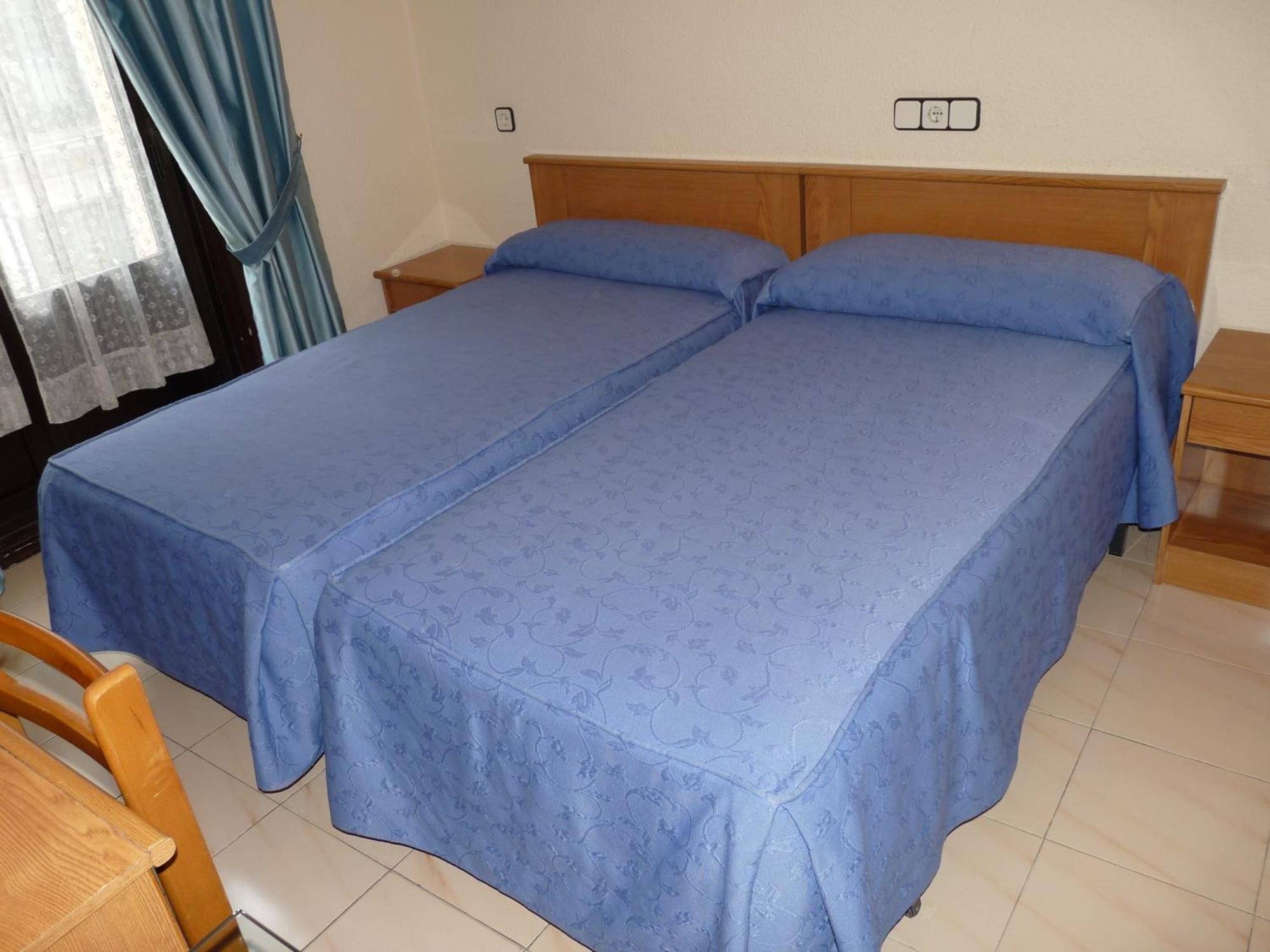 Hostal Fernandez มาดริด ภายนอก รูปภาพ